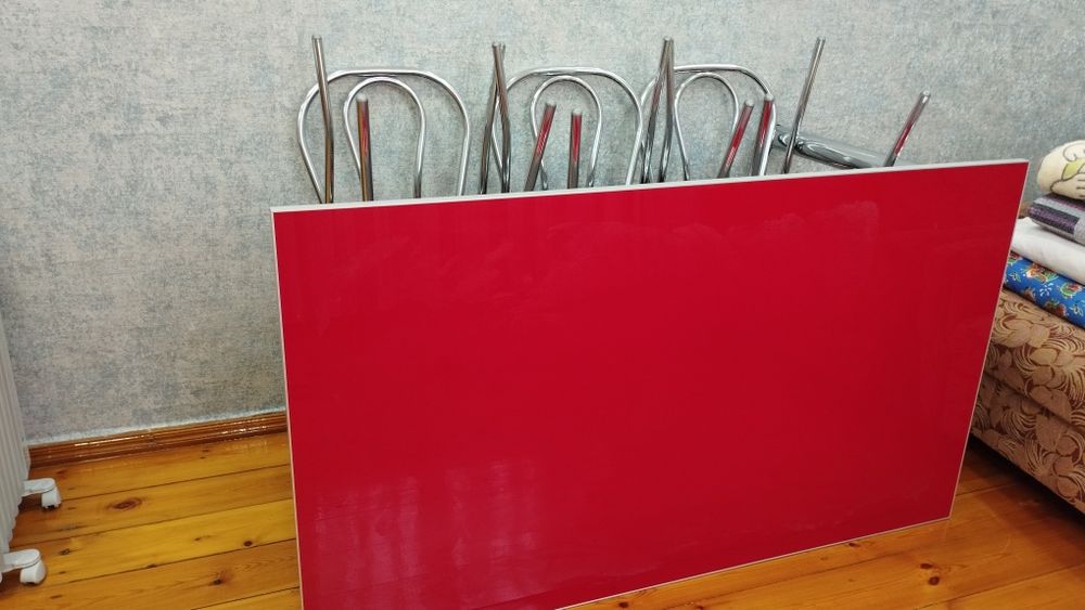 Kuxonniy mebel sotiladi 1,60 ga 60 sm va stol stul