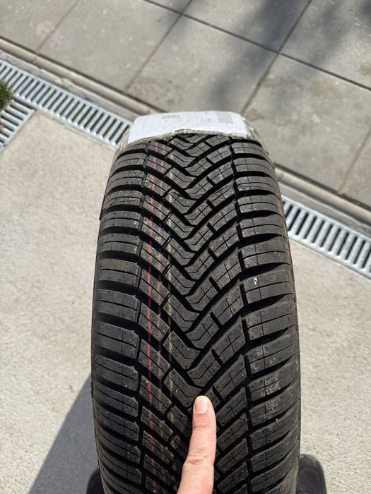 Anvelopa CONTINENTAL AllSeasonContact 215/70R16