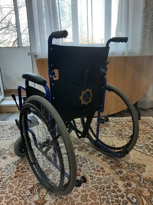 Продаю инвалидную коляску