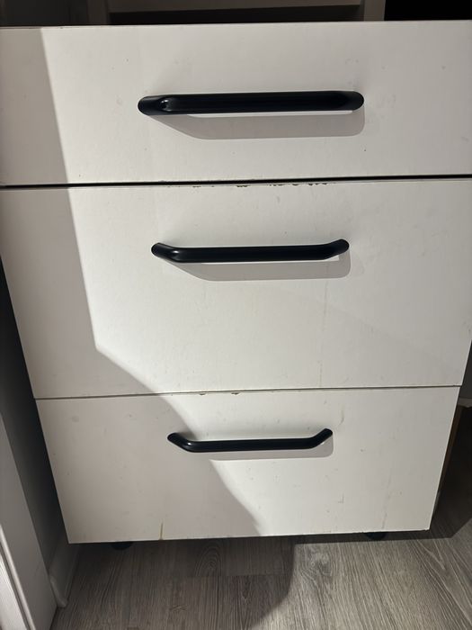 Шкаф для посуды продам