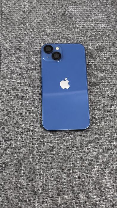 Продам iPhone 13