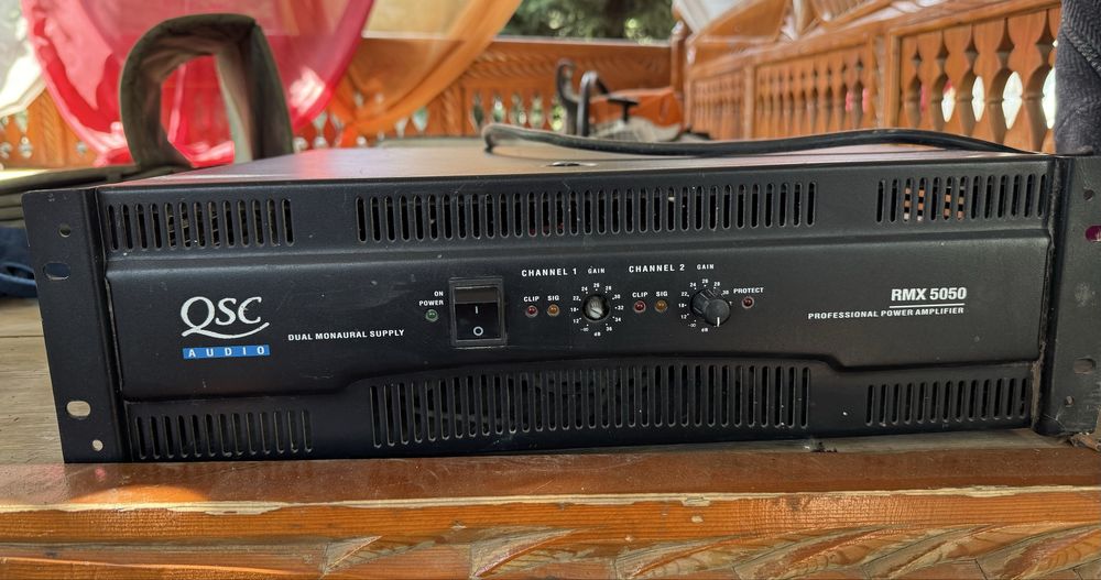 Продам аудио усилител RMX 5050