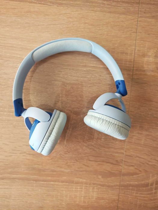 Bluetooth детски слушалки JBL
