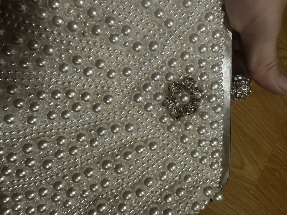 Poseta mireasa cu margelute