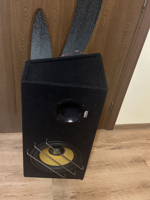 Vand subwoofer auto