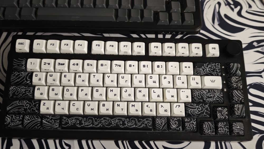 Продам клавиатуру Ardor Patron 75