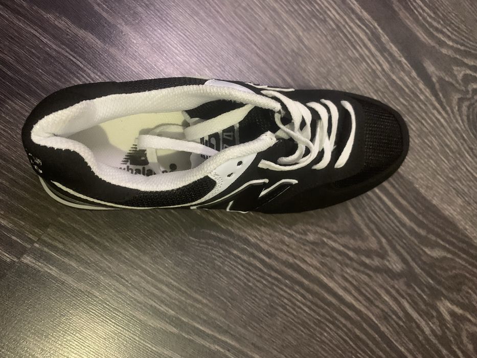 Маратонки new balance