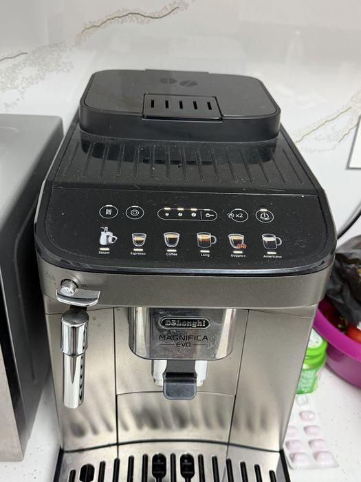 Expresor de cafea DeLonghi Magnifica EVO