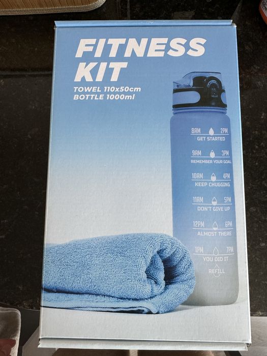 Комплект фитнес бутилка+кърпа