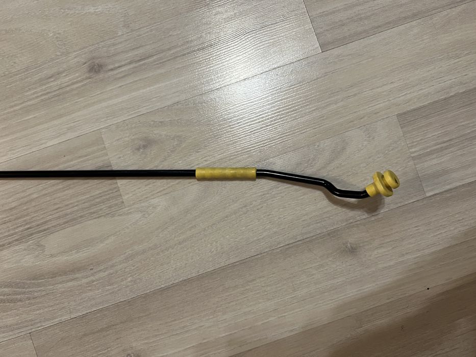 Продам новый упор капота для машины Фольксваген Поло Лифтбек