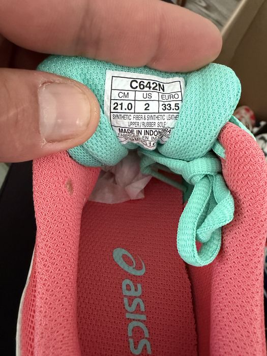 Нови детски обувки Asics