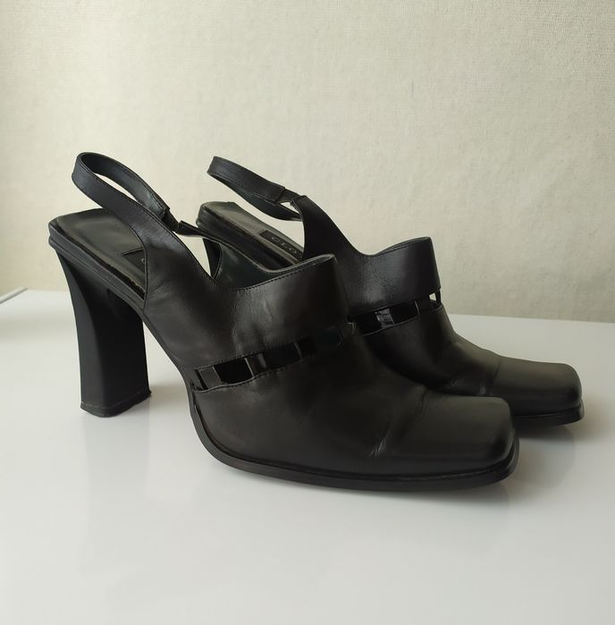 Босоножки летние кожанные