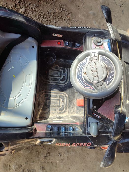 Bolalar mashinachasi srochna sotiladi balonlari yaxshi xolati oʻrta