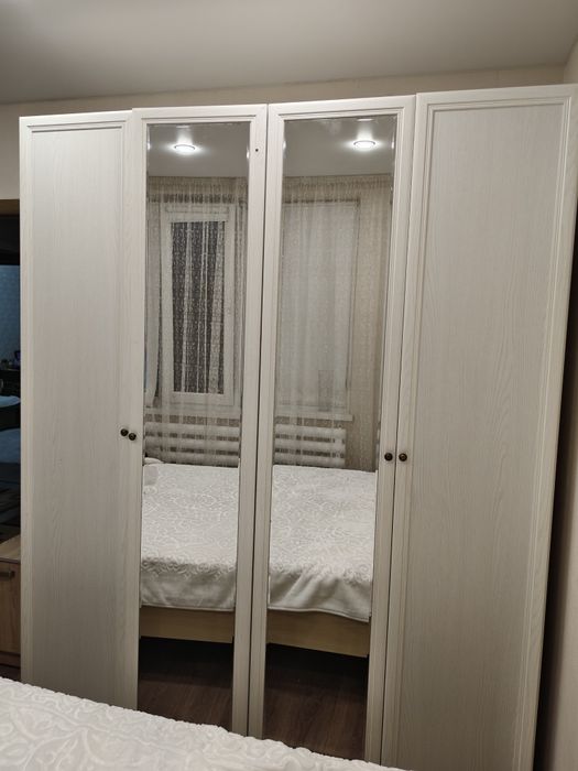 Продам плательный шкаф из двух секций