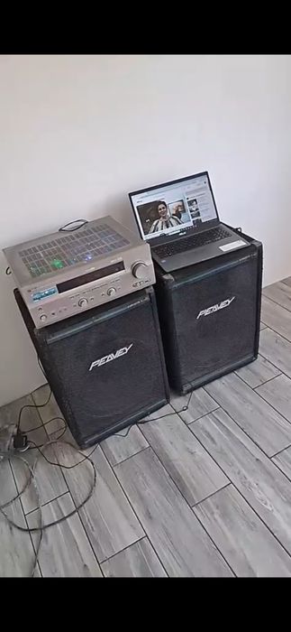 Vând boxe + stație