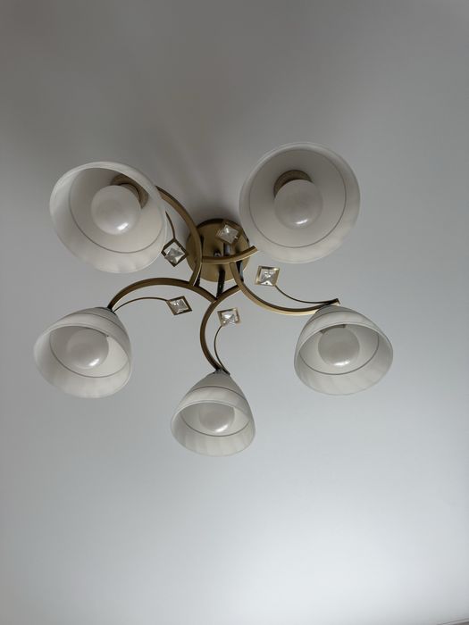 Классическая люстра