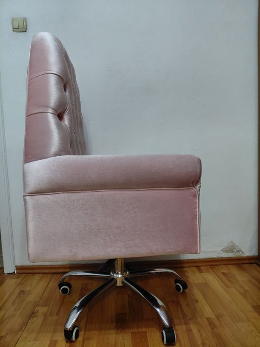 Scaun cu roti pentru salon