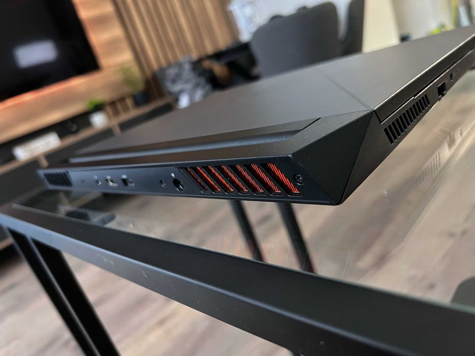 Dell G15 5530 i7 RTX 4060 8GB / 2TB SSD-Перфектно състояние В ГАРАНЦИЯ