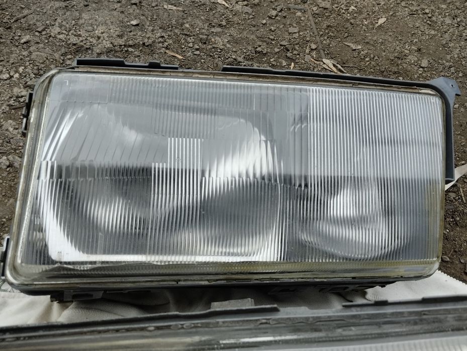 Фары Мерседес 190 продаются