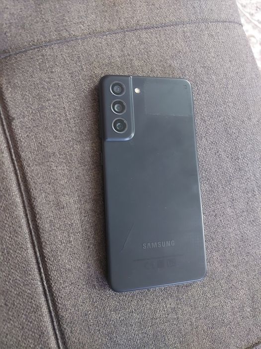 Samsung S21 Fe в отличном состоянии