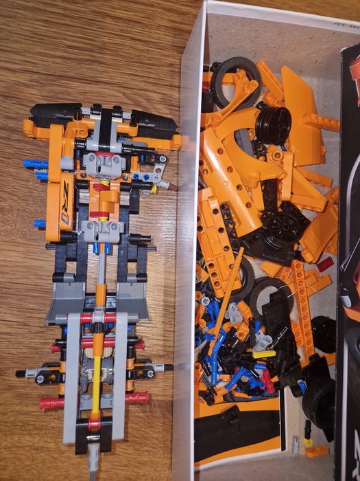 LEGO Technic - Chevrolet Corvette ZR1 42093, 579 piese