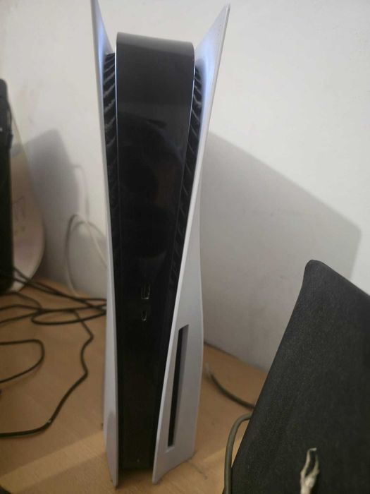 PlayStation 5 Disc 825 GB+ 2 controllere