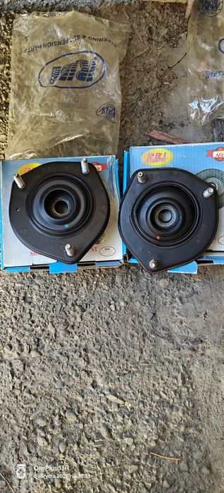 Опоры задних амортизаторов Камри 10