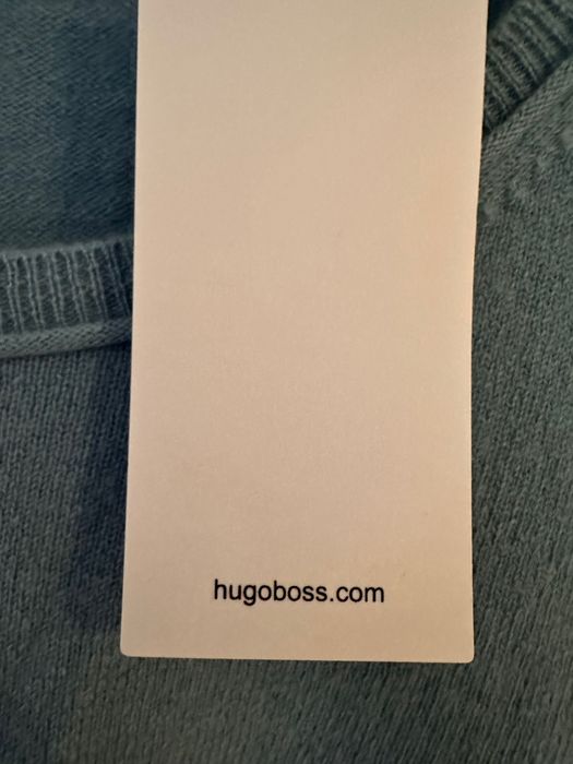Pulover Hugo Boss pure cashmere L nou