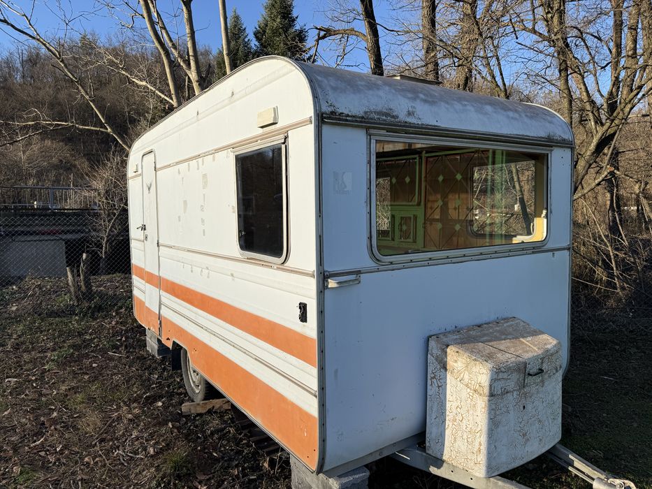 Продавам Каравана