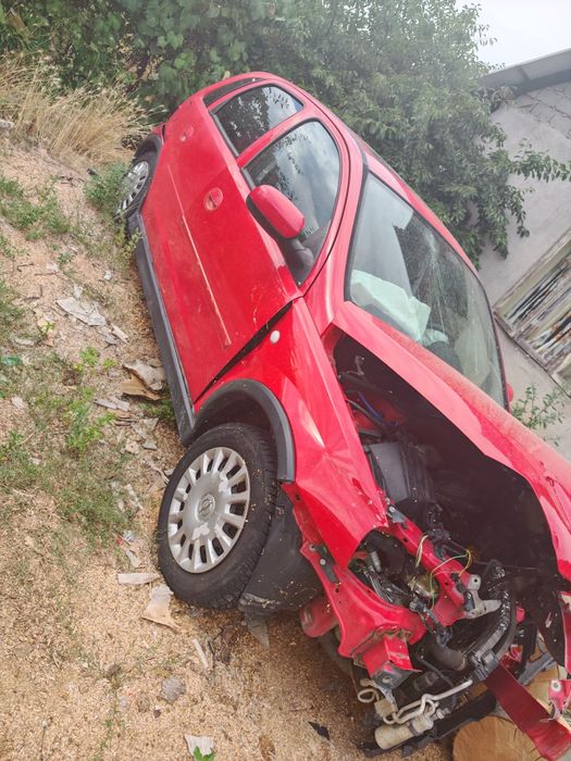 Vând Opel CORSA pentru dezmembrări