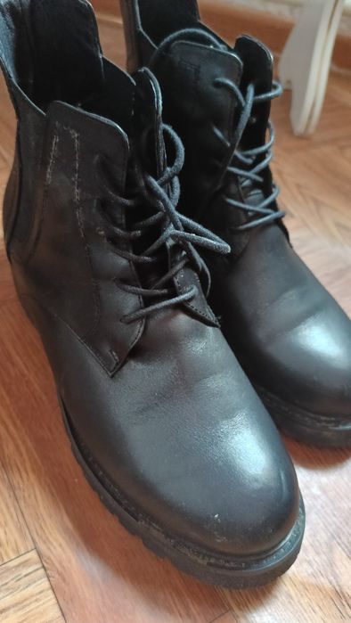 Продам кожанные сапрги