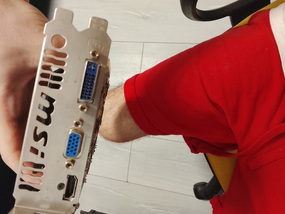 Vând placa video