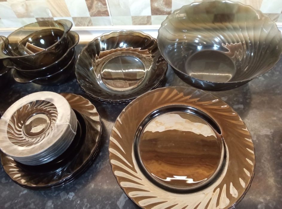 Срочно Продаётся посуда коричневого цвета