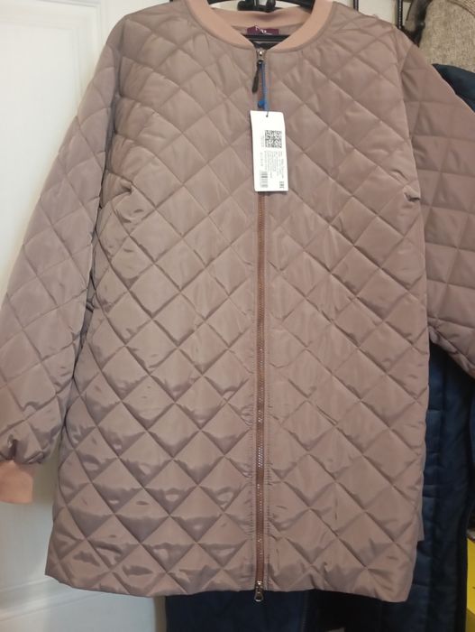 Продам женскую куртку-бомбер