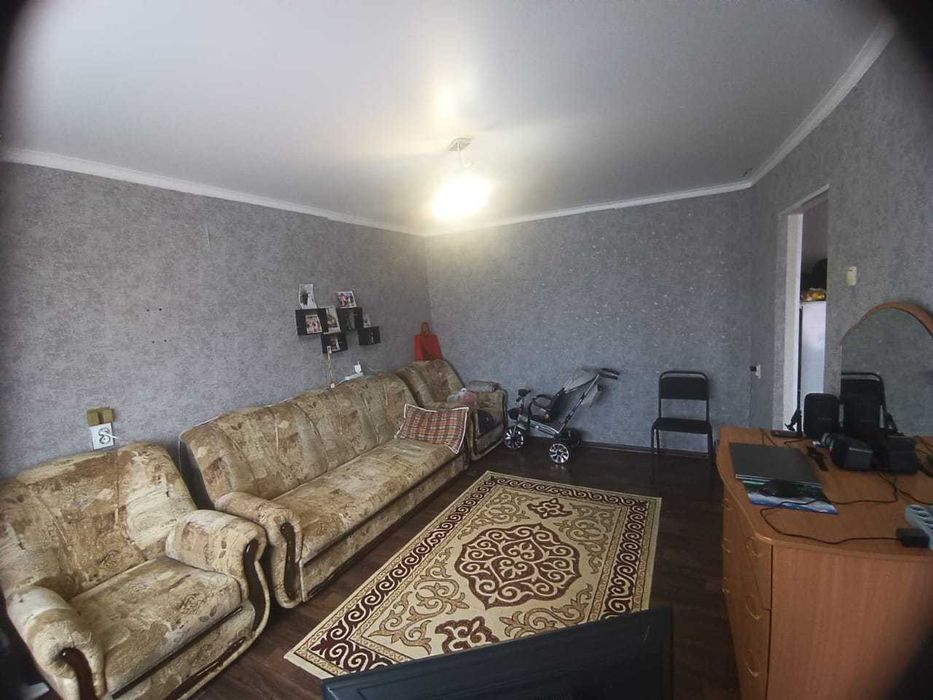 Продам диван в хорошом состооянии