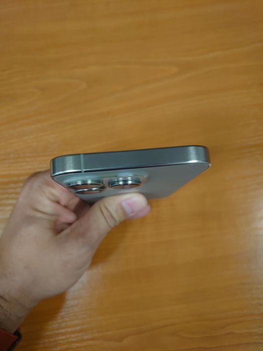 Apple iPhone 15 pro 256 GB Titanium
