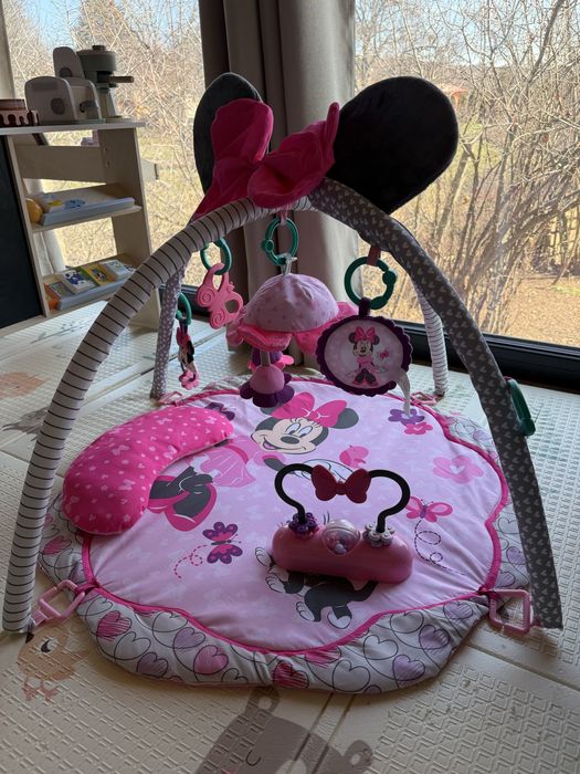 Активна гимнастика на Minnie mouse