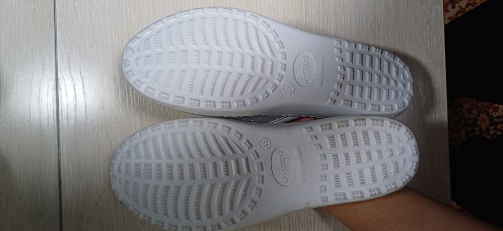 Продам медицинскую обувь