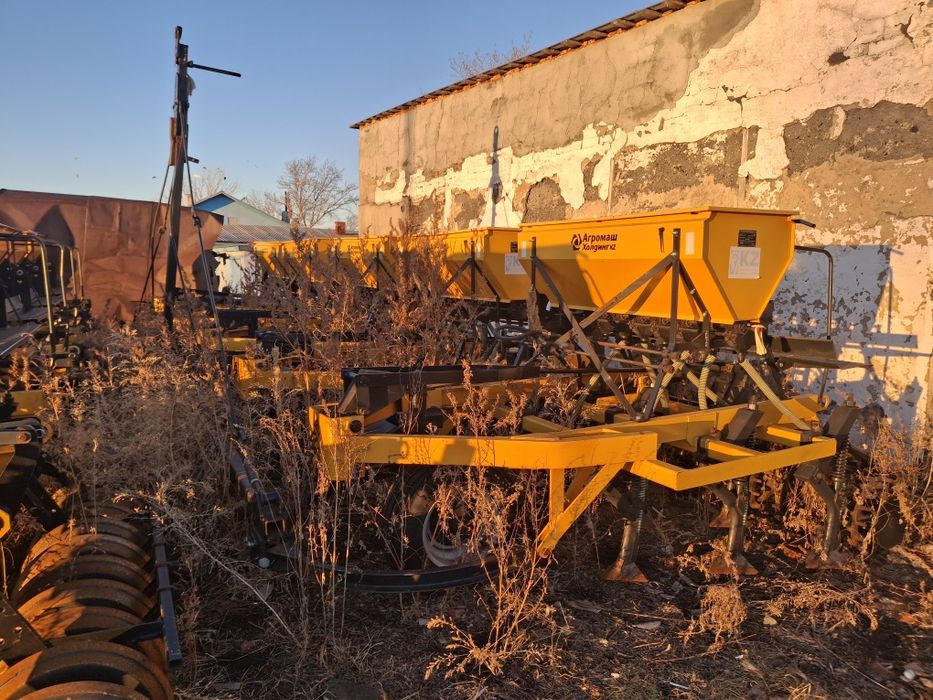 Продам сеялку 2022 года июнь