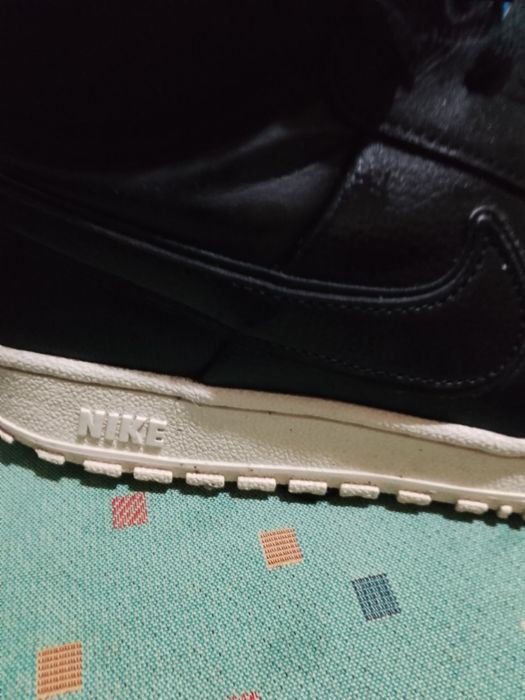 Vând ghete nike originale