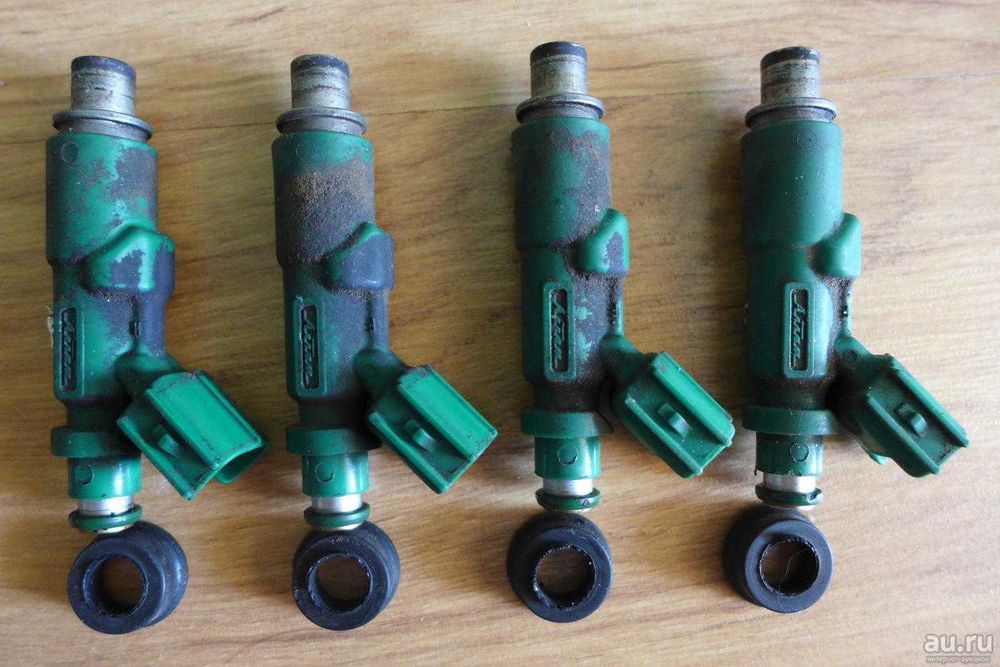 топливная форсунка двигателя
