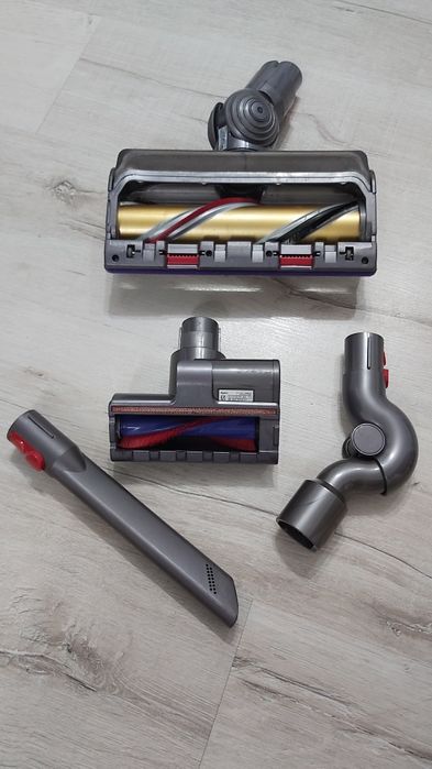 Aspirator vertical Dyson v11 Absolute Pro Gold