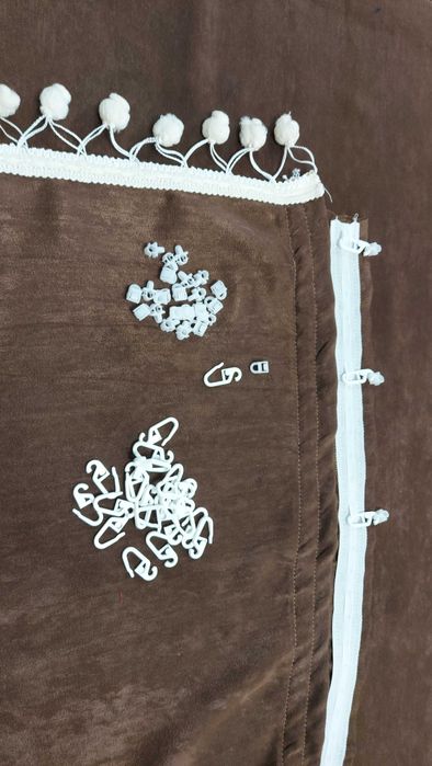 Комплект пердета за камион + кукички кафяви с бежови пискюли