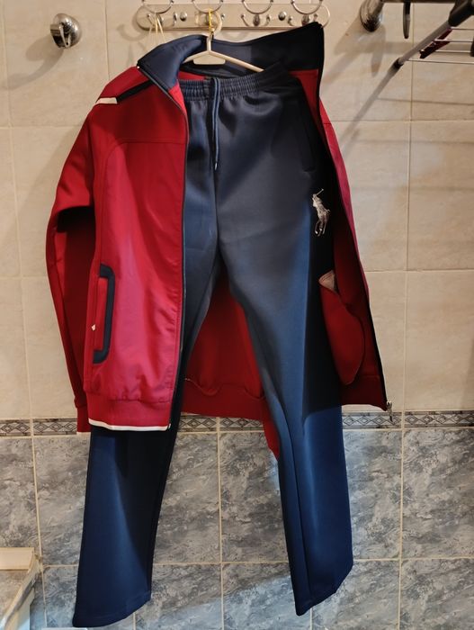 Спортивный костюм