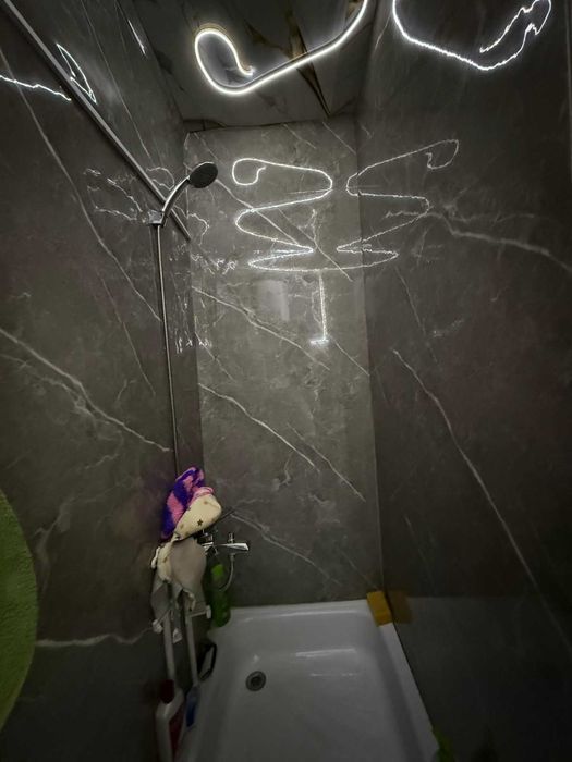 комната-1-комн.квартира 29 кв.м с санузлом, душем и кухней, с ремонтом