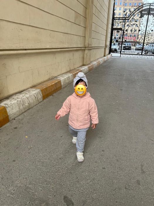 Розовая куртка для девочки