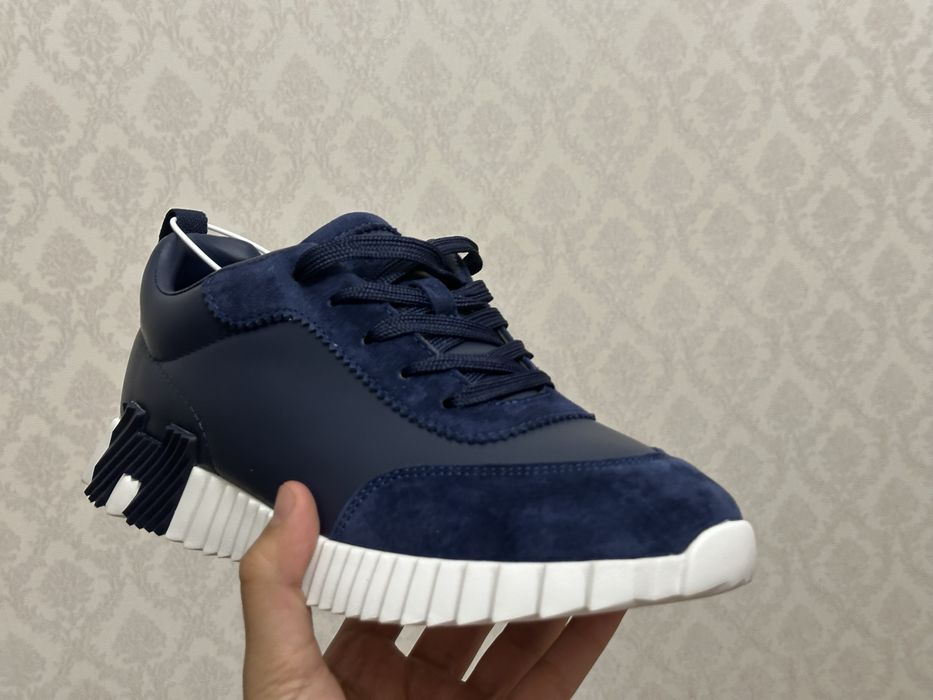 Продаётся кроссовка HERMES 41 размер маломерка новый