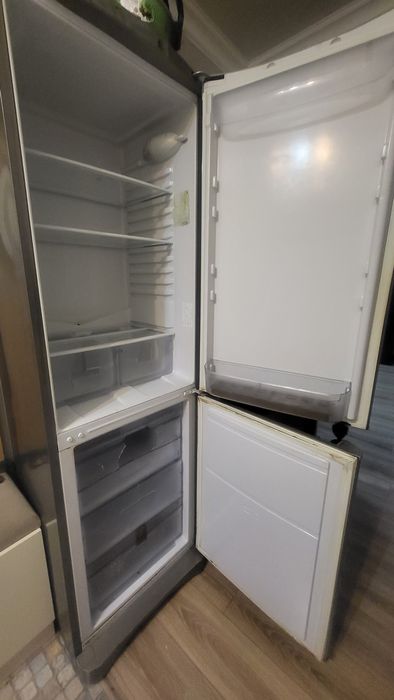 Продам холодильник Indesit б/у
