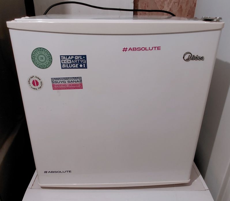 Продам холодильник офисный