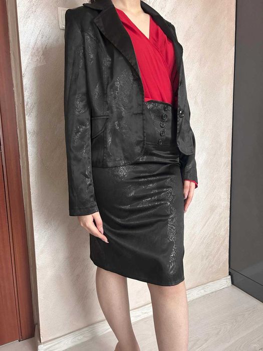 Елегантен костюм с риза